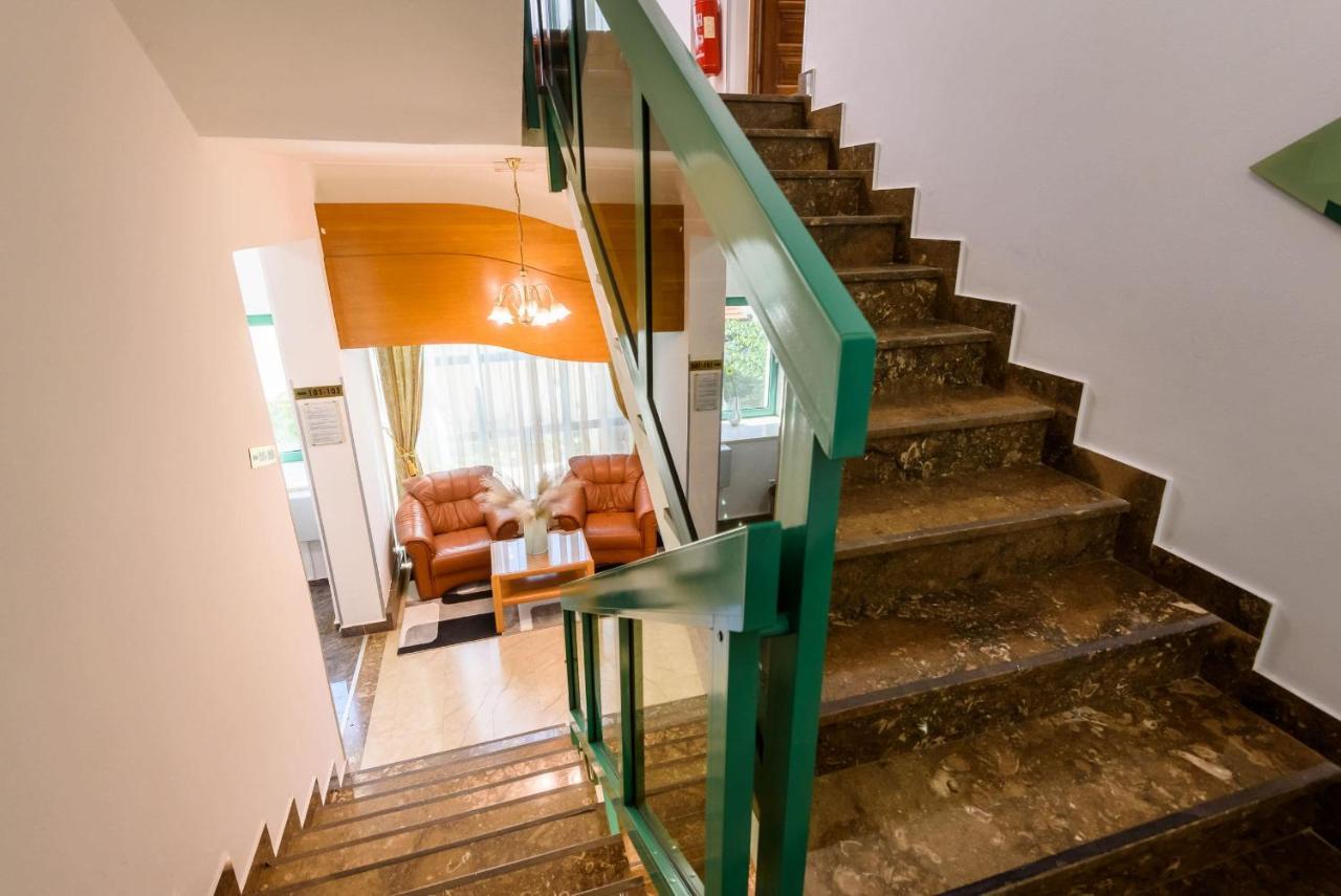Hotel Mb Metković エクステリア 写真