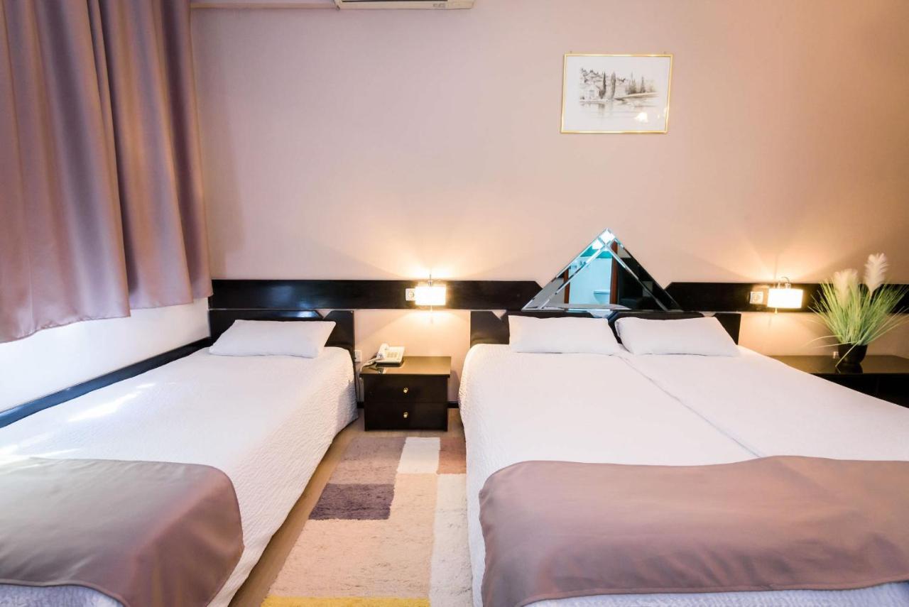 Hotel Mb Metković エクステリア 写真