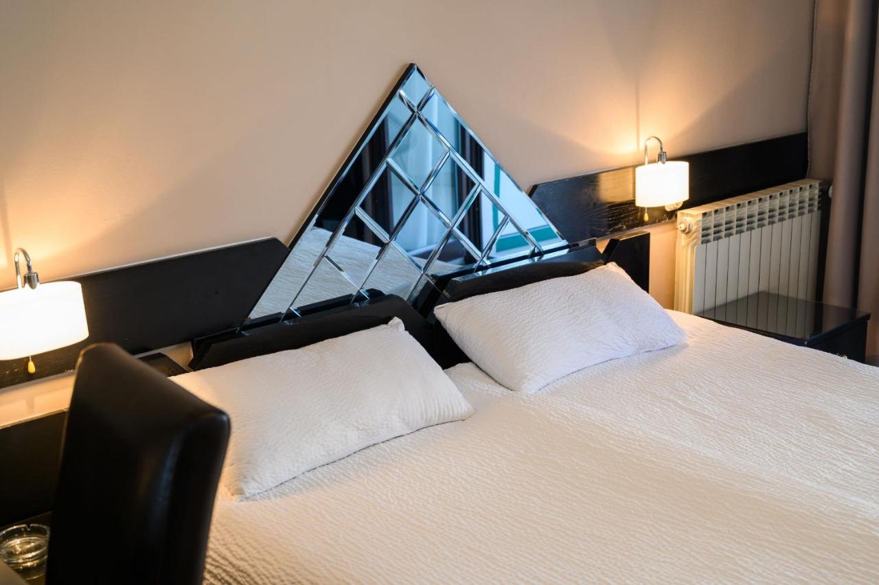 Hotel Mb Metković エクステリア 写真