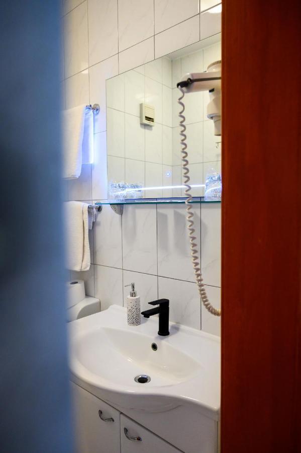 Hotel Mb Metković エクステリア 写真
